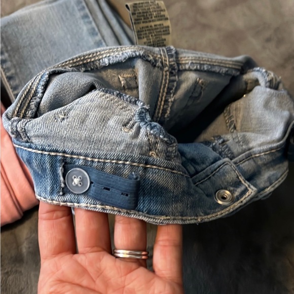 Sold - Picture 5 of 9